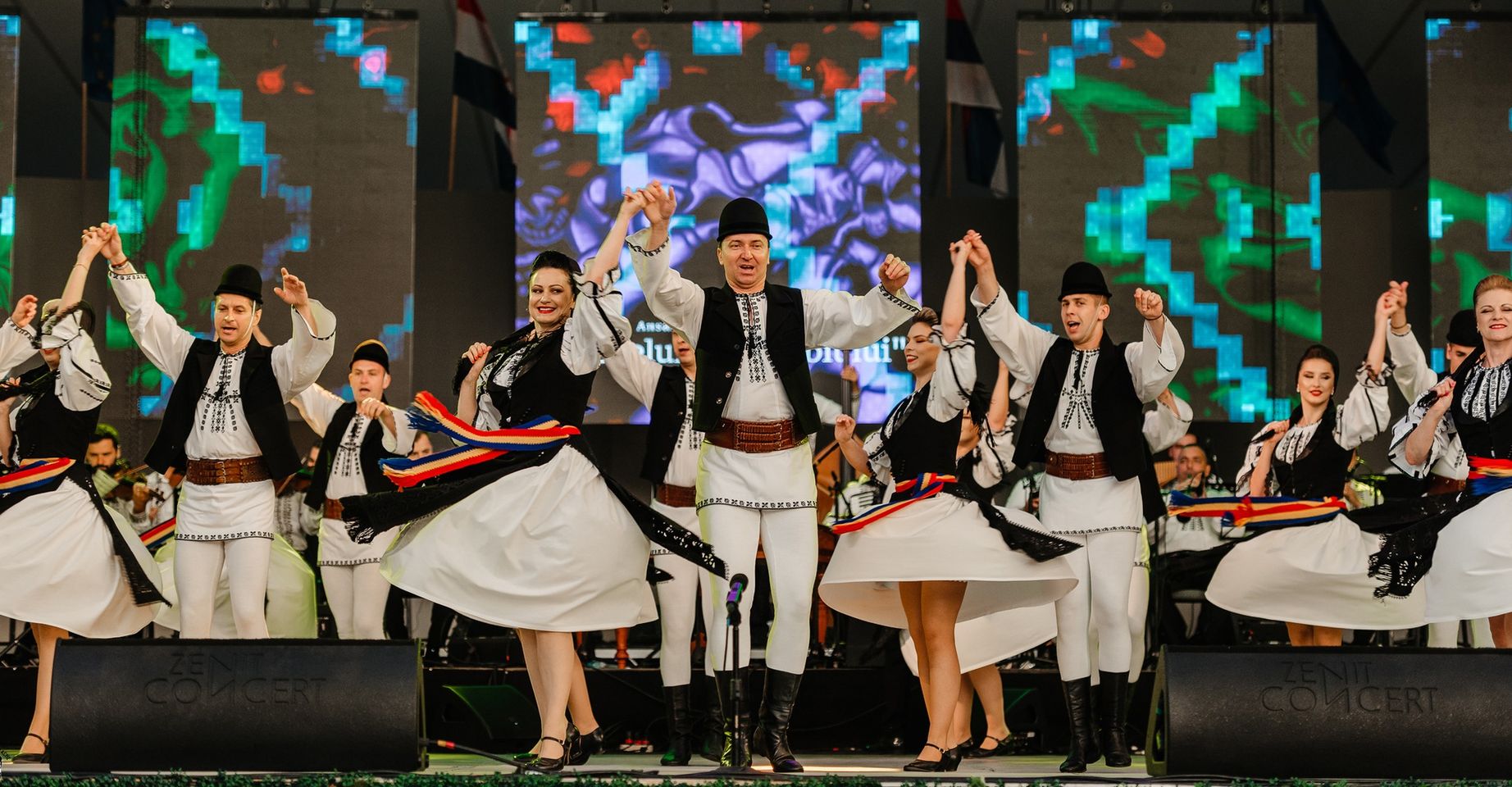 Junii Sibiului aduc „Miracolul tradițiilor românești” la FITS 2023