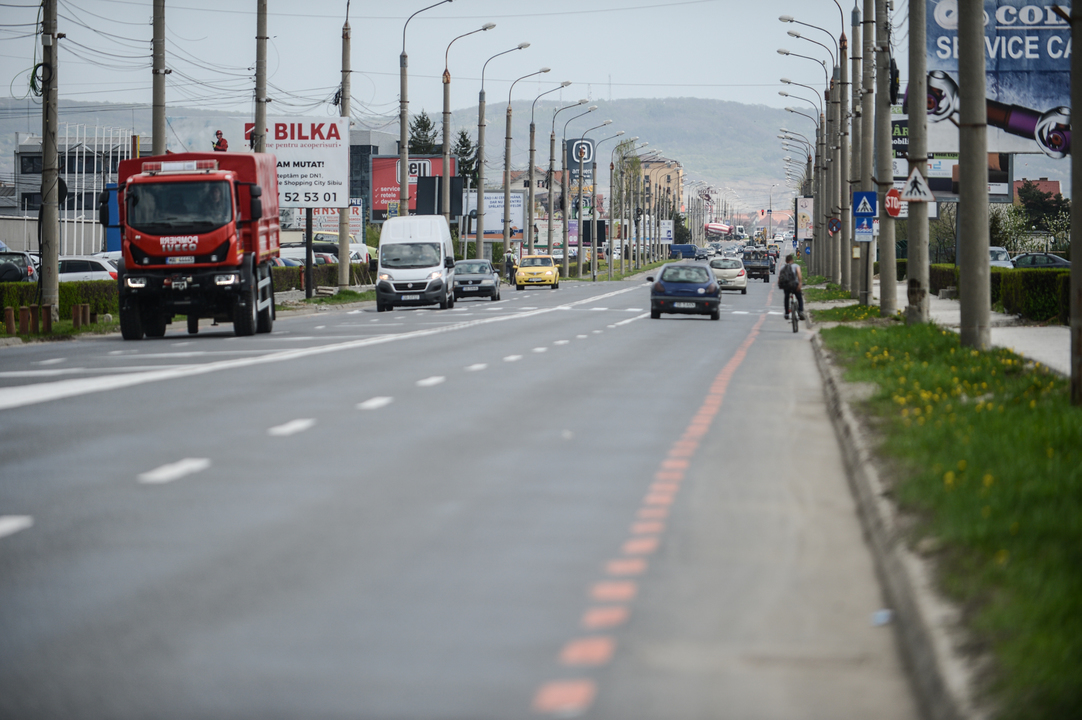 Restricții în trafic pentru așternerea asfaltului pe un tronson al șoselei Alba Iulia