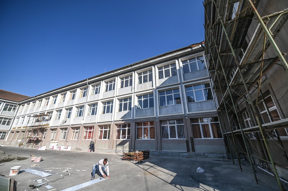 Încep lucrările de extindere a școlii Nicolae Iorga și construcția unei săli de sport