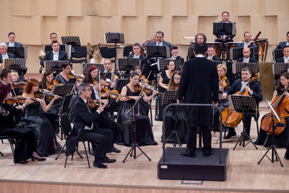Concert simfonic susținut de orchestra Filarmonicii Brașov